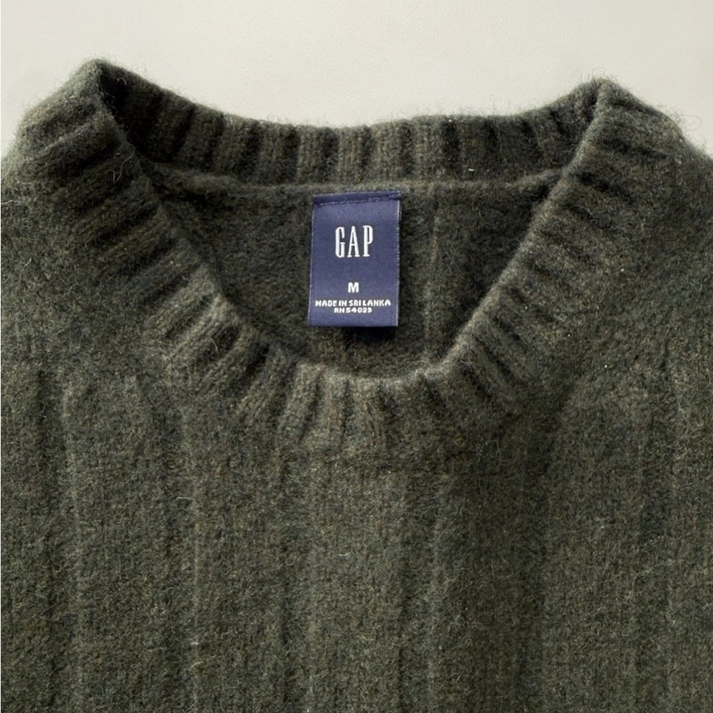 Men’s Gap 100% Lambswool Forest Dark Green olive Sweater Medium ribbed